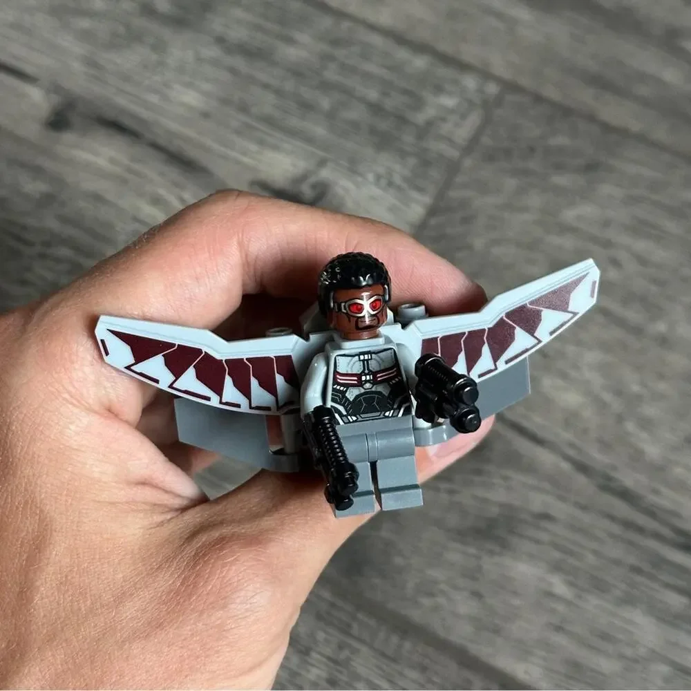 Rare 2016 LEGO Marvel Sam Wilson Falcon Red Wing Civil War 76050 Mini Figure